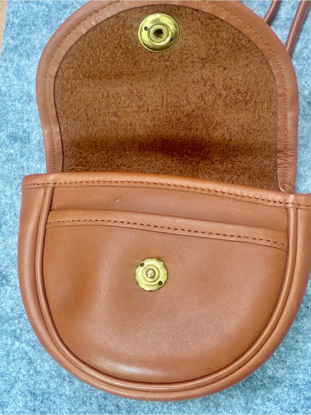 Vintage Coach Brown British Tan Leather Mini Belt Bag Crossbody with spring Lock - Picture 5 of 12